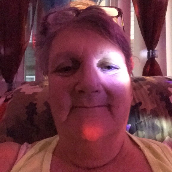 Meet your Posher, Sue - Picture 1 of 1